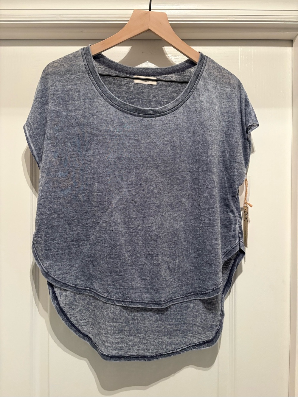 Women’s Ocean Drive Clothing Co. gray short-sleeve top size S NWT